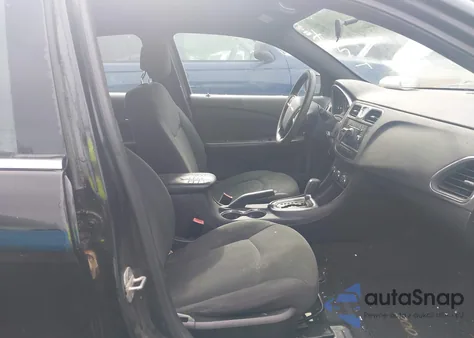 2012 Chrysler 200 Lx z USA, uszkodzony, nr VIN 1C3CCBAB6CN105489